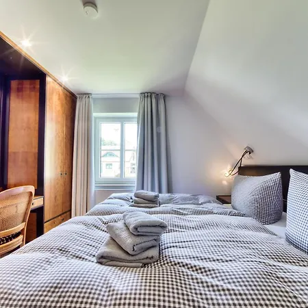 펜션 Classic Im Kapitaens Hus Ruegen *