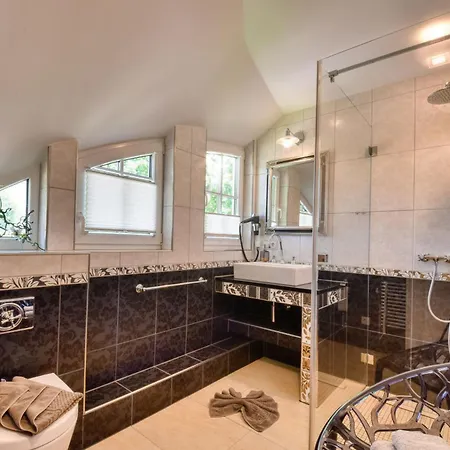 Classic Im Kapitaens Hus Ruegen Tatil Evi *