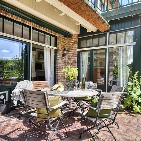 Classic Im Kapitaens Hus Ruegen Holiday home *