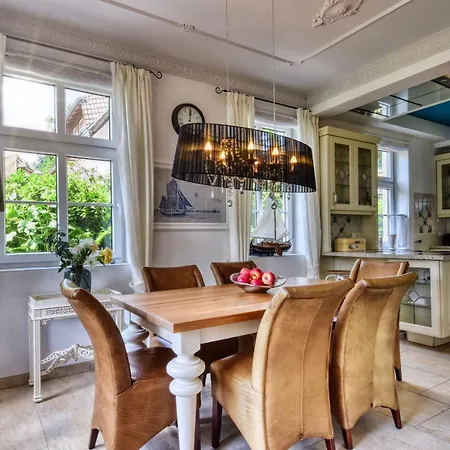 펜션 Classic Im Kapitaens Hus Ruegen *